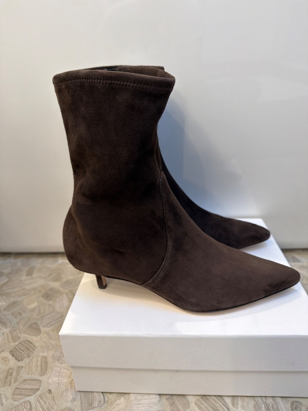 NIB Veronica Beard Lisa 45 Stretch Kitten Heel Bootie Expresso Suede Sz 9.5 - Picture 13 of 13